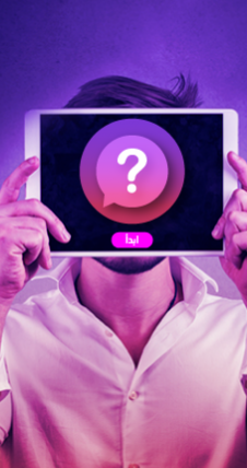 شاب يمسك جهازه اللوحي أمام وجهه وتظهر علامة استفهام كبيرة. يتم التركيز على سرية هويته